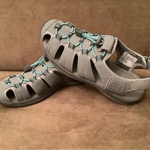 KHOMBU Women’s Gray/Turquoise Sandals Size 7M
